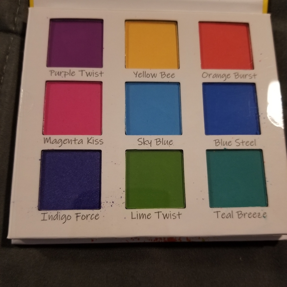 Assorted Makeup. - Picture 5 of 15